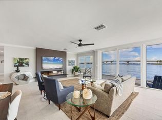 226 GOLDEN GATE POINT #12, SARASOTA, FL 34236