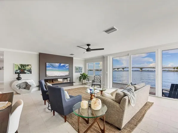 226 GOLDEN GATE POINT #12, SARASOTA, FL 34236