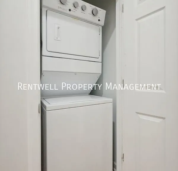 658 E Chestnut St #6 — Photo 9