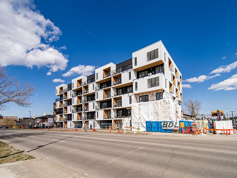 2040 37th St SW — Photo 11