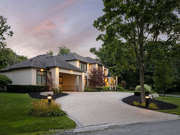 3rd image of 362 Niagara Blvd