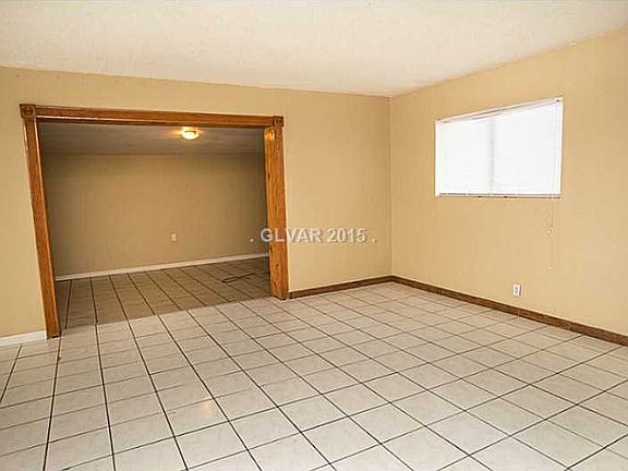 4th image of 1041 King Richard Ave