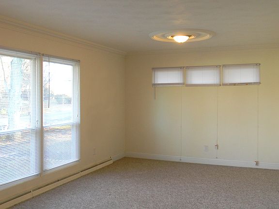 4th image of 1001 W Walnut St APT 1