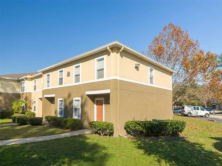 Holly Cove Apartments — Photo 22