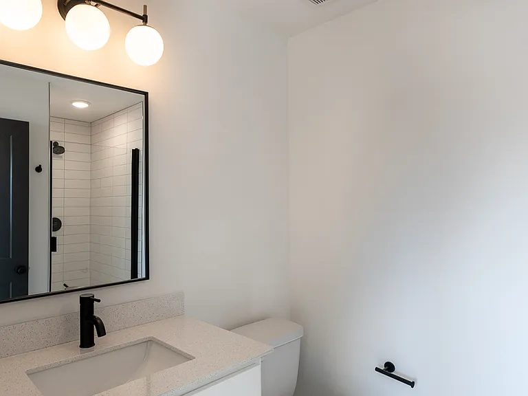 102 Duke St #1-8 — Photo 15