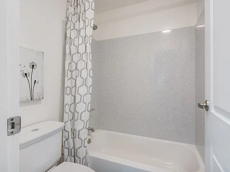 Marine View Apartments — Photo 14