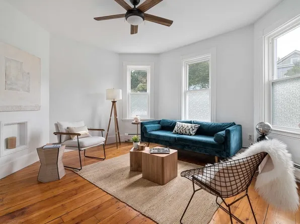 39 Dickinson St Unit 39, Cambridge, MA 02139