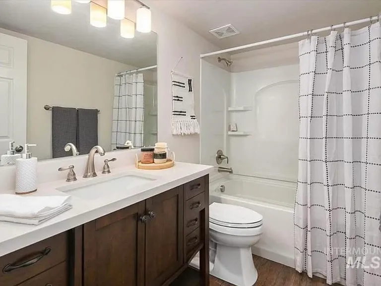 103 S Juniper St — Photo 7