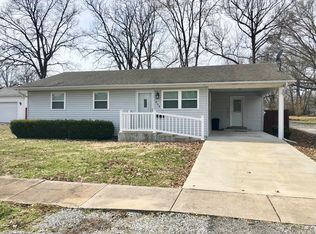 908 N Garfield St, Marion, IL 62959