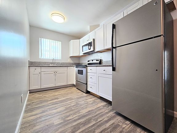 4th image of 1747 Chalcedony St #3