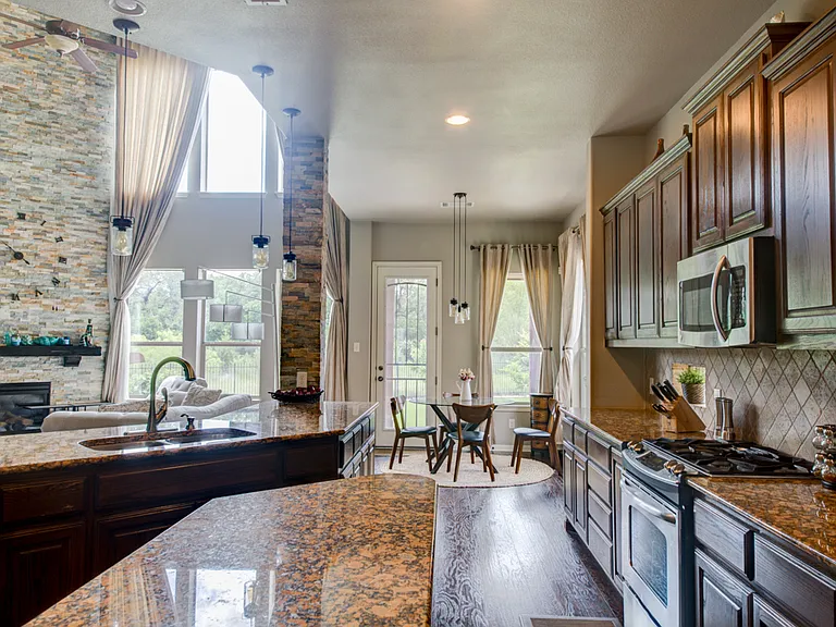 308 Entrada Way — Photo 2