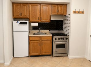 6361 Yellowstone Blvd APT 4L, Forest Hills, NY 11375