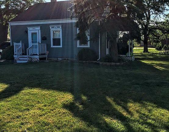 3rd image of 565 Berkley Dr