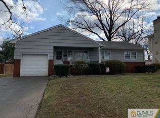 53 Nassau St, Clark, NJ 07066