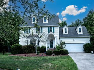1004 Somerset Ct, Trent Woods, NC 28562