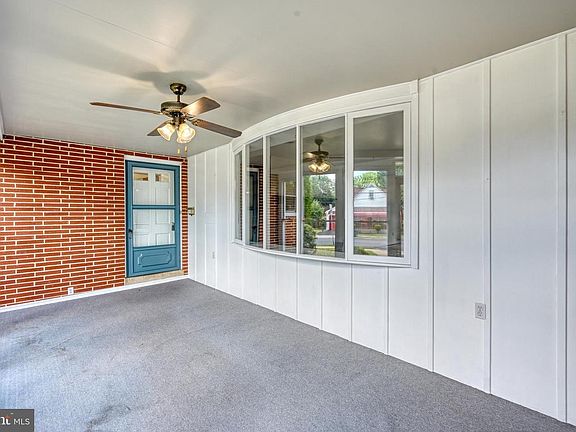 3rd image of 10 E Lincoln Ave