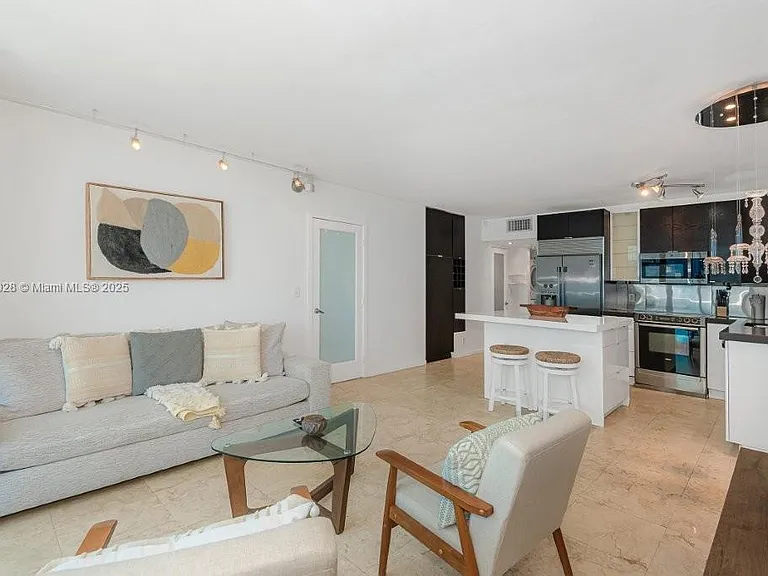 2301 Collins Ave #705 — Photo 10