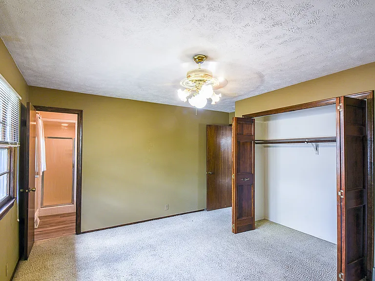 10205 T Cir — Photo 11