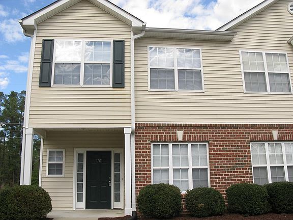 Front end townhome 1701 Lost Feather Ct, Raleigh, NC 27610