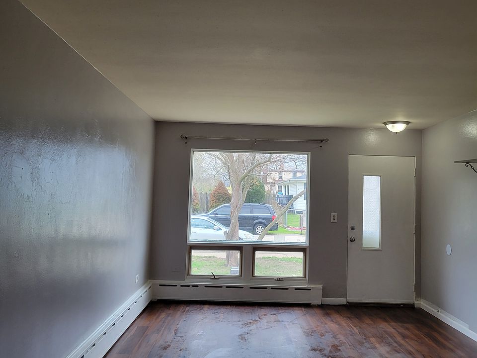 1st image of 2850 Darrow Ln