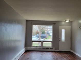 2850 Darrow Ln, Waukegan, IL 60085