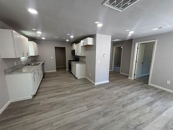 2nd image of 21629 Garden Ln