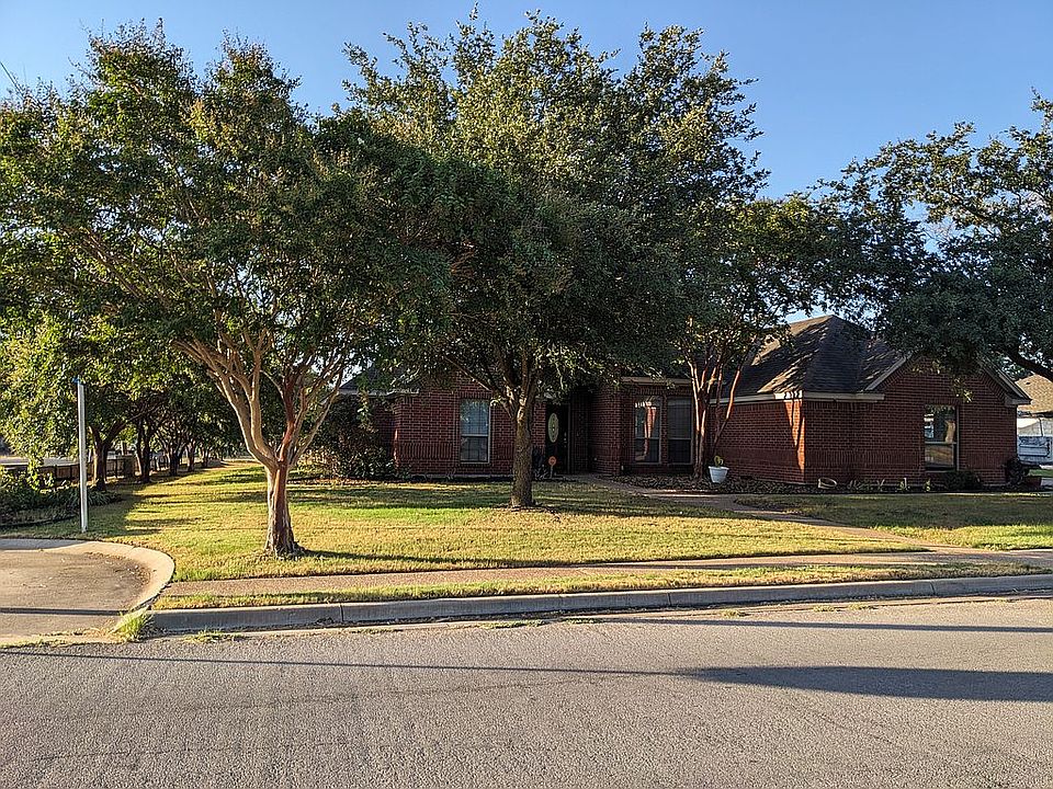 1st image of 302 S Cedar Ridge Cir