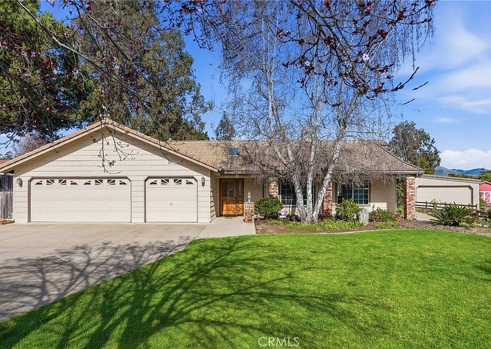 1st image of 745 Inga Rd