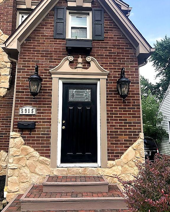 2nd image of 5915 Stillson Pl