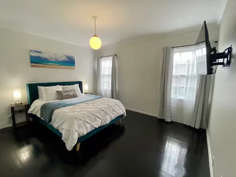 215 N La Peer Dr #A — Photo 9