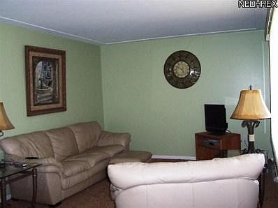 3rd image of 975 Afton Ave