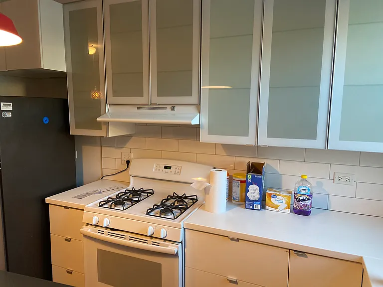 10748 S Champlain Ave — Photo 4