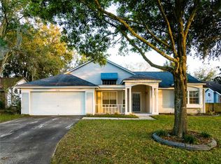 3330 Silverpond Dr, Plant City, FL 33566