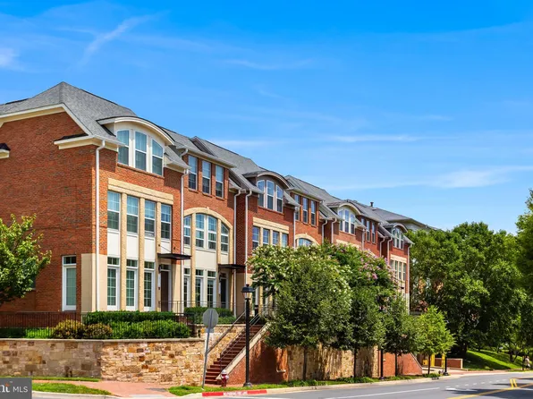 10372 Sager Ave, Fairfax, VA 22030