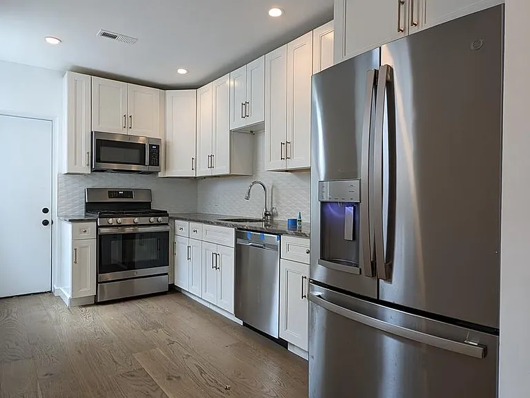 2232 N Mascher St — Photo 8