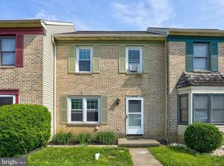 6552 Hollow Dr, East Petersburg, PA 17520