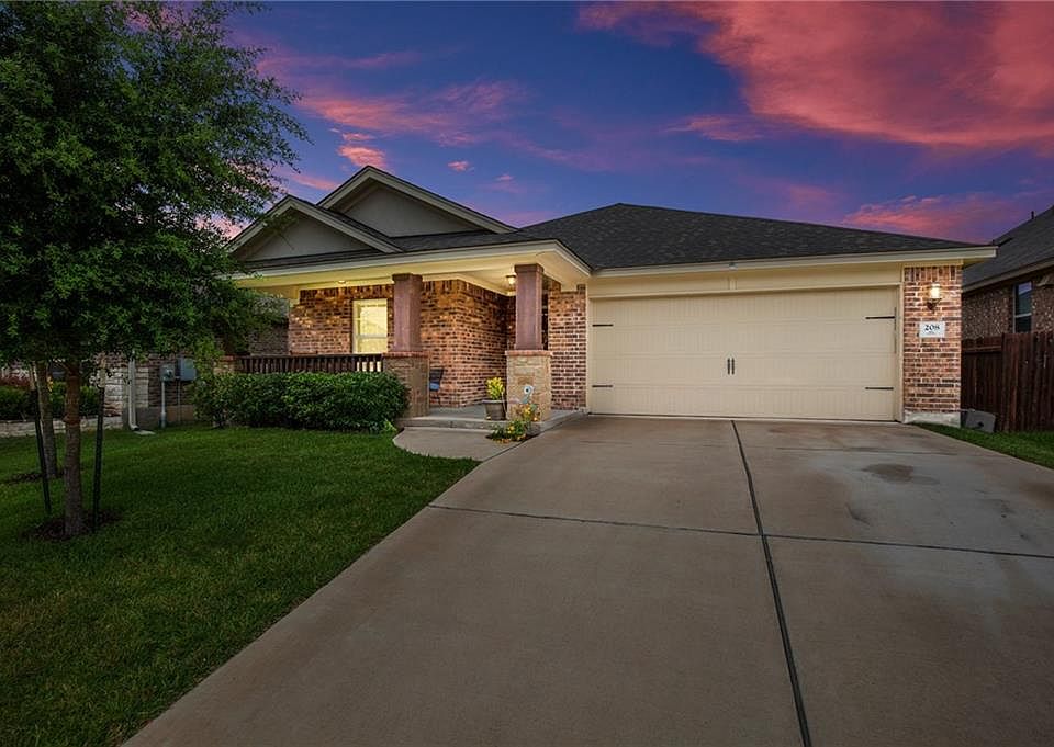 1st image of 208 Sawtooth Dr
