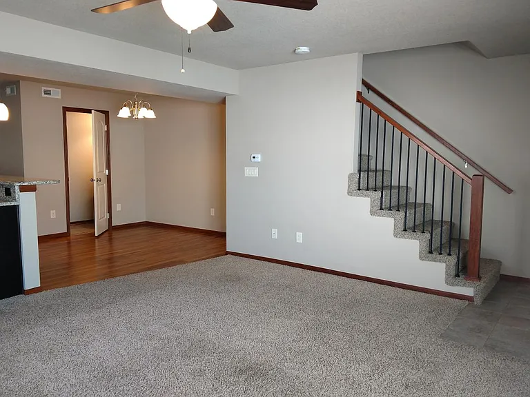 1203 NE 7th Ln — Photo 2