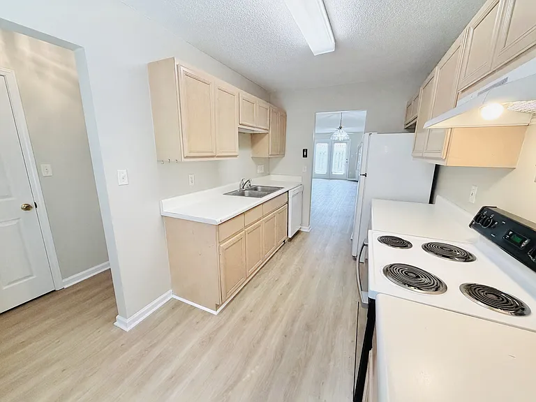 133 Heritage Village Ln — Photo 3