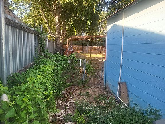 5th image of 2614 NW 24th St