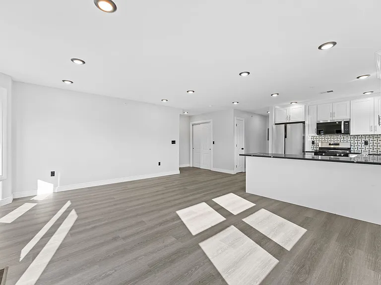 51 Bedford Ave #2A — Photo 8