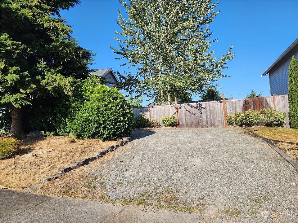 2nd image of 10102 Terra Glenn Street SE