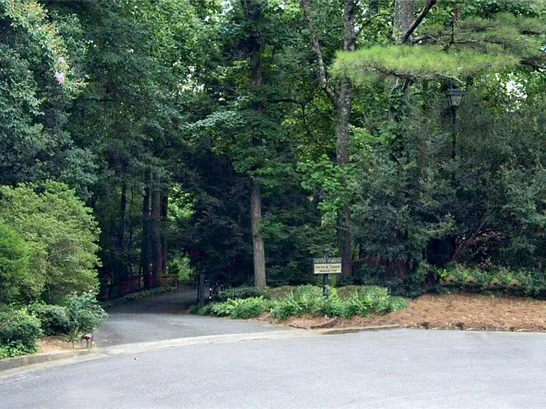 1140 Mitsy Forest Dr NE — Photo 44