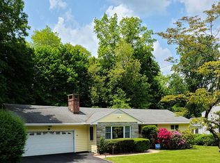 36 Dogwood Ln, Pleasantville, NY 10570