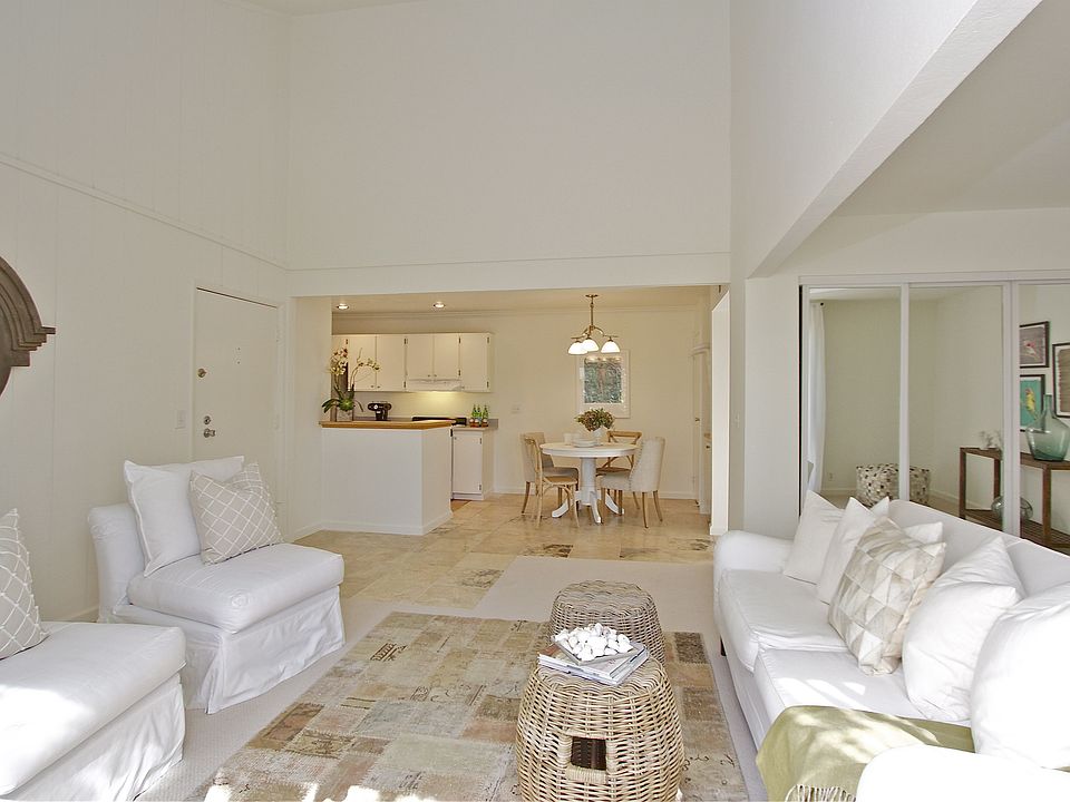 1st image of 202 Larkspur Plaza Dr