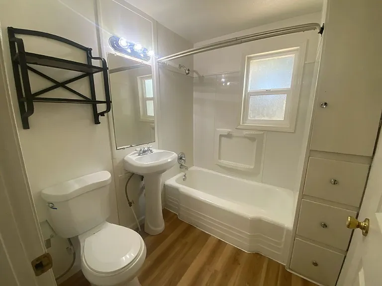 310 SE Gregory Dr — Photo 17