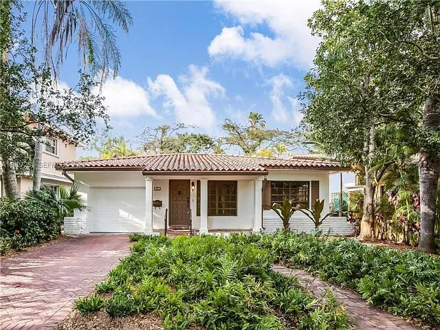407 Minorca Ave — Photo 12
