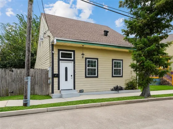 2421 Terpsichore St, New Orleans, LA 70113