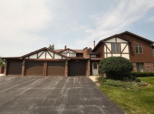 9756 Mill Dr E APT B1, Palos Park, IL 60464