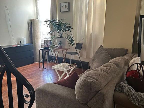 4th image of 4324 Devereaux Ave